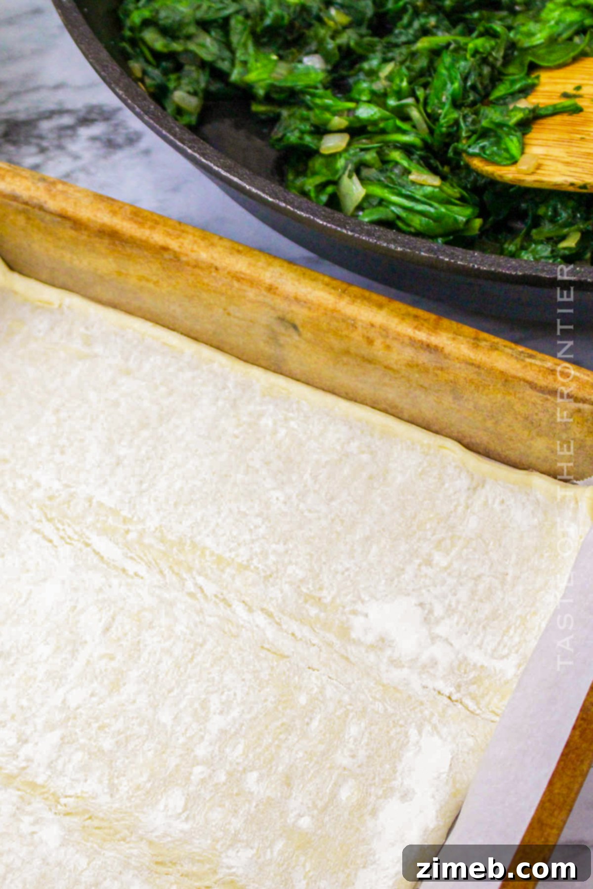 Recipe for spinach pie, a classic Greek dish, easy and delicious.