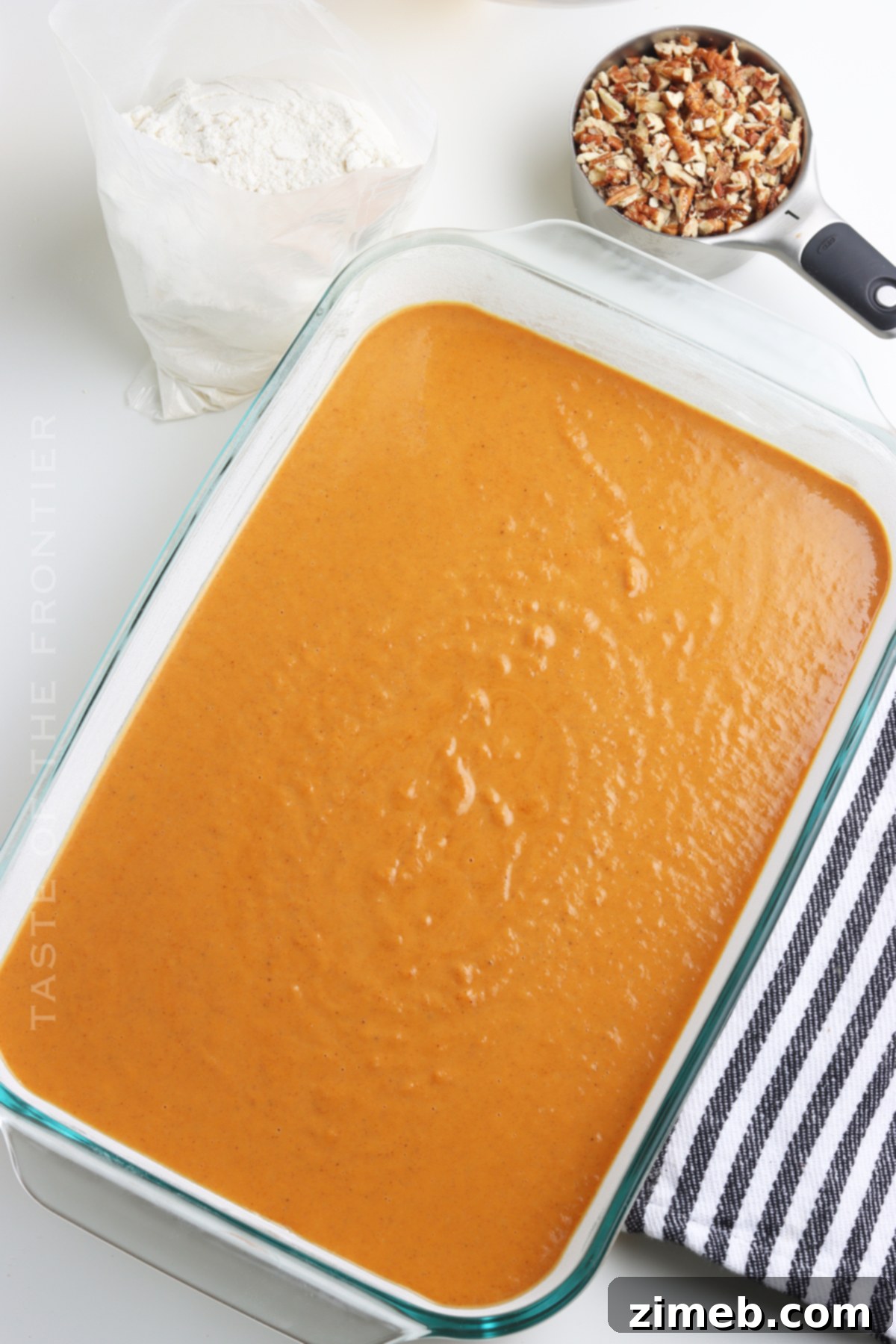 How do dump cakes work to create layers?