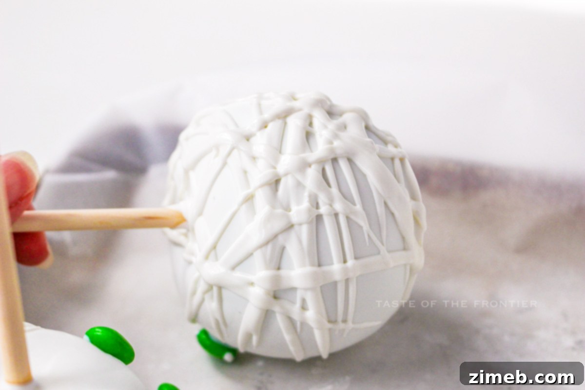 Candy Apple Mummies 8 Decorating candy coated apples for Halloween