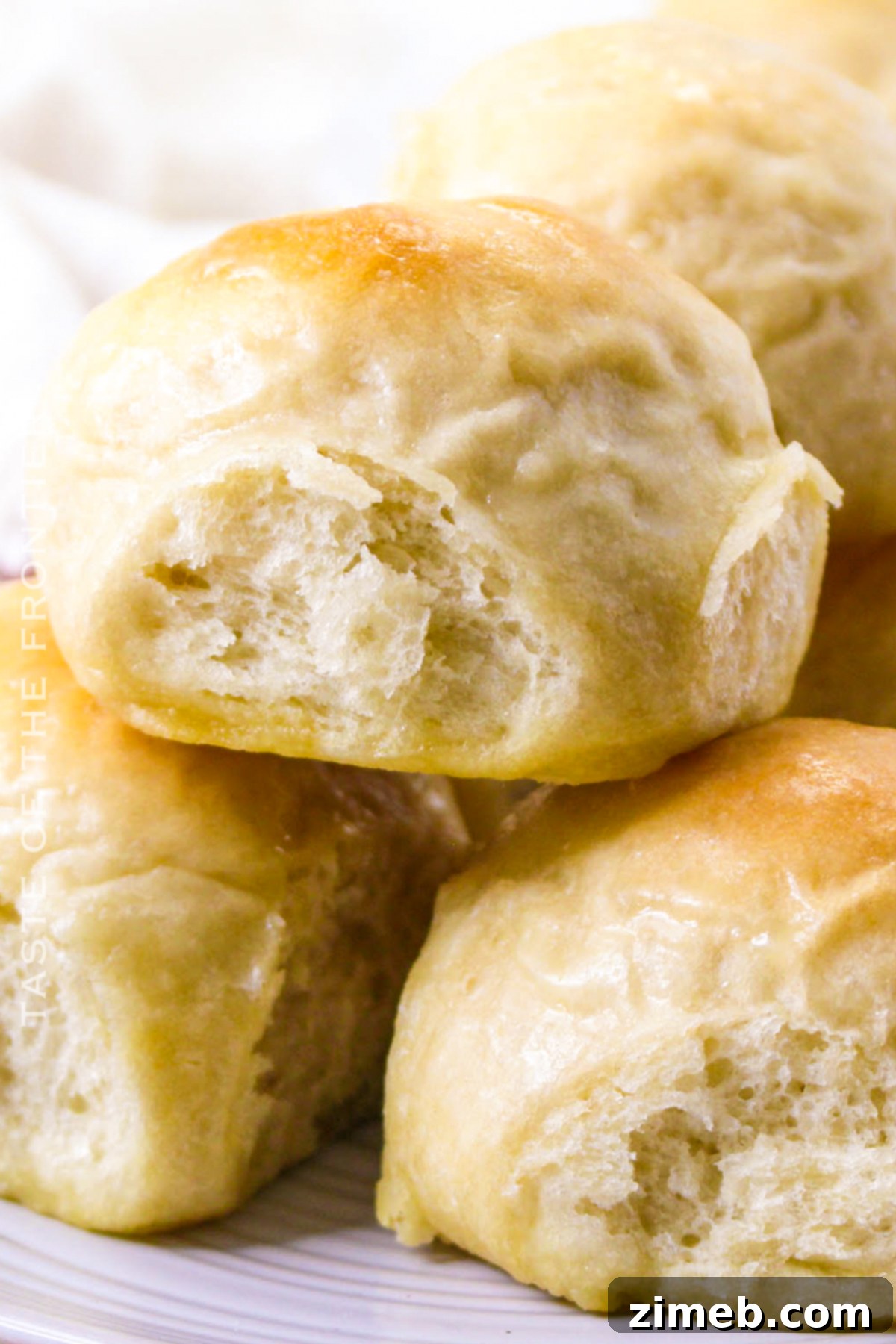 Hands-Off Dinner Rolls 11 bread for holiday side dish