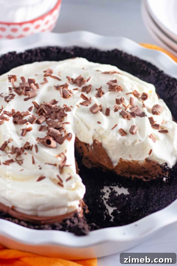 50 Festive Christmas Dessert Ideas to Sweeten Your Holiday Party 24 Chocolate Cream Pie